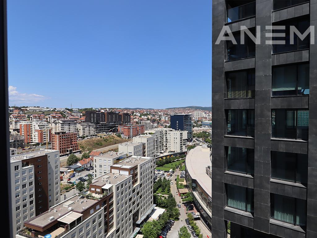 Zyre me qira me 3 hapësira pune në Lakrishtë