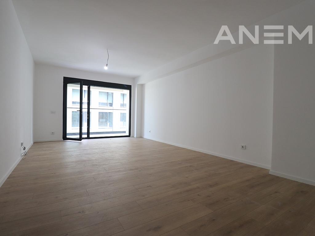 Zyre me qira me 3 hapësira pune në Lakrishtë