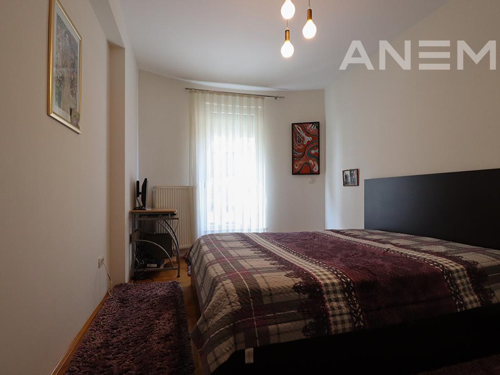 Banesë në shitje 92m² në Rrugen C