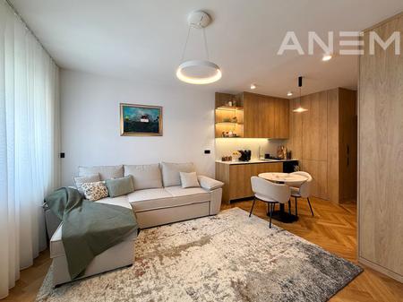 Gasoniere me qira 36m² në Ulpianë