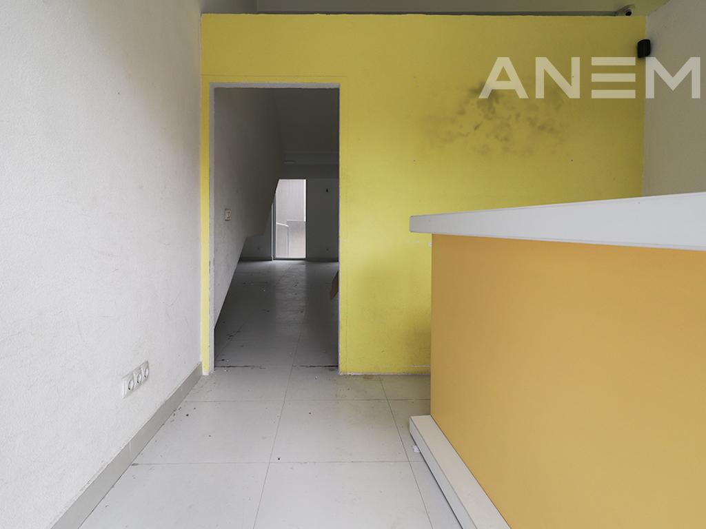 Lokal me qira me 3 hapësira pune në Tophane