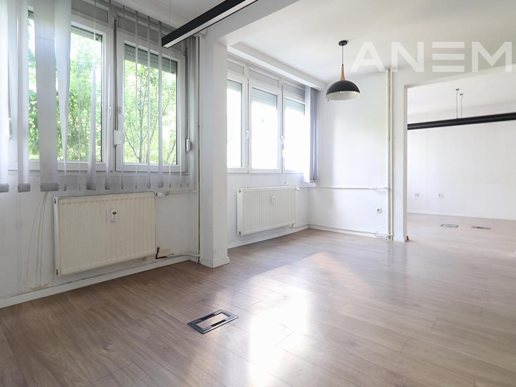Zyre me qira me 5 hapësira pune në Ulpianë