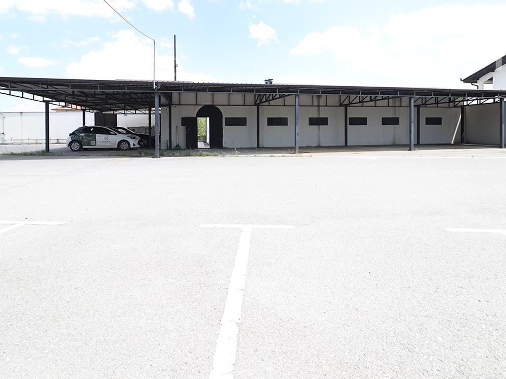 Shtëpi/ Zyre me qira 700m² në Arbëri
