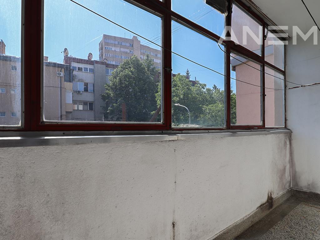 Zyre me qira me 3 hapësira pune në Qendër