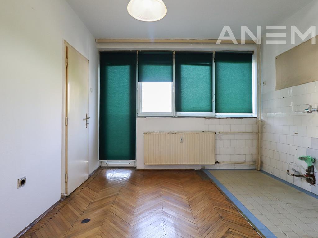 Zyre me qira me 3 hapësira pune në Qendër