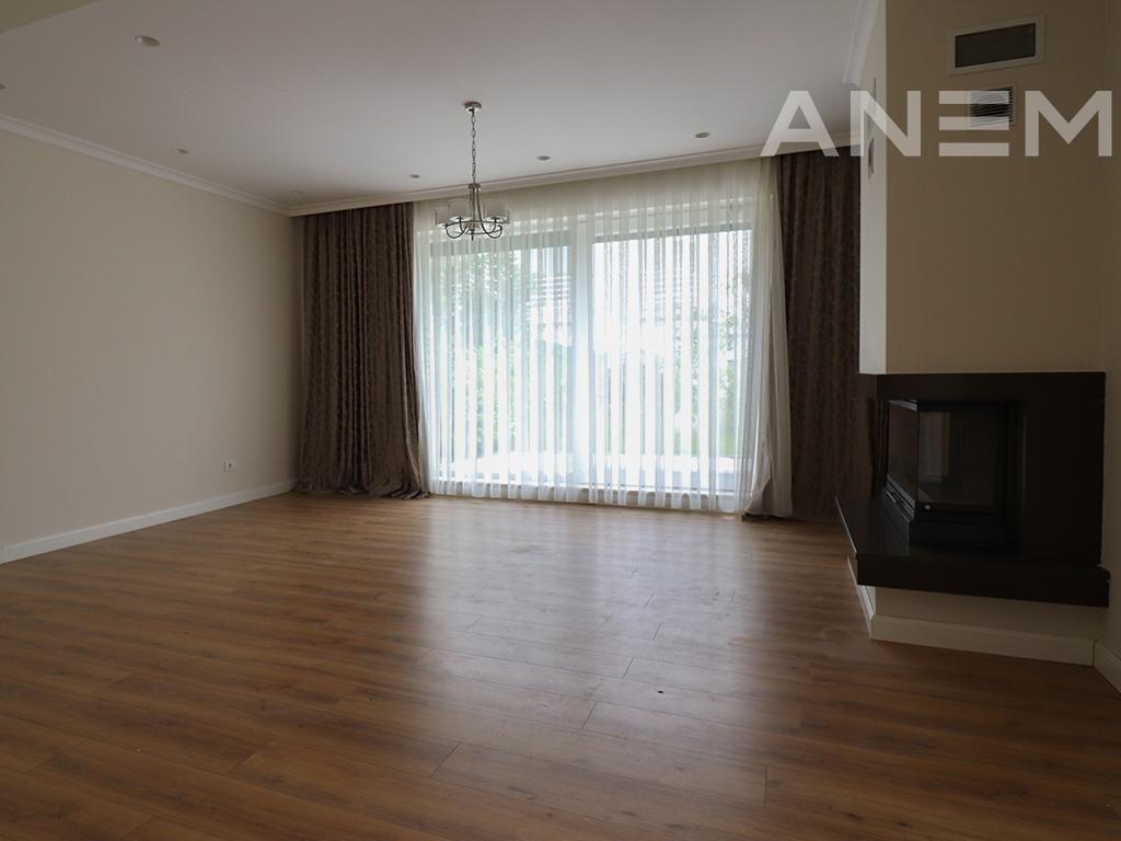 Shtëpi në shitje 174m²+42m² bodrum në lagjen Marigona Residence