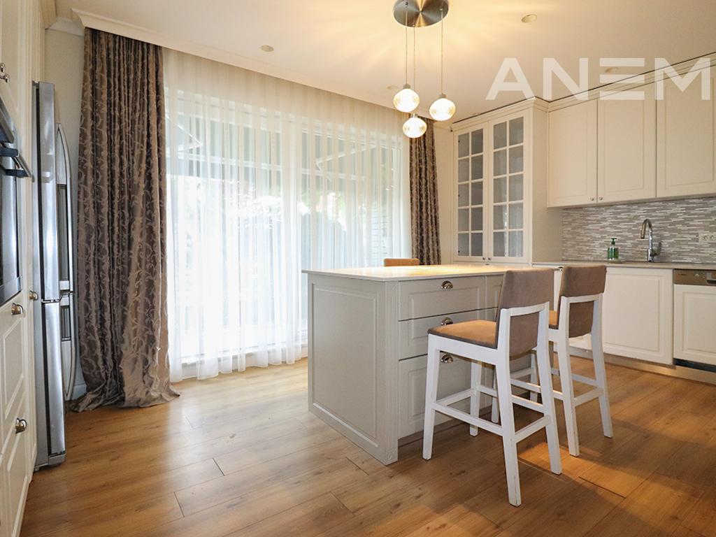 Shtëpi në shitje 174m²+42m² bodrum në lagjen Marigona Residence