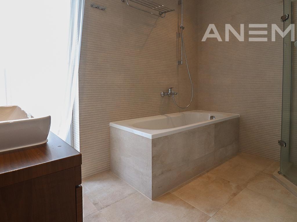 Shtëpi në shitje 174m²+42m² bodrum në lagjen Marigona Residence