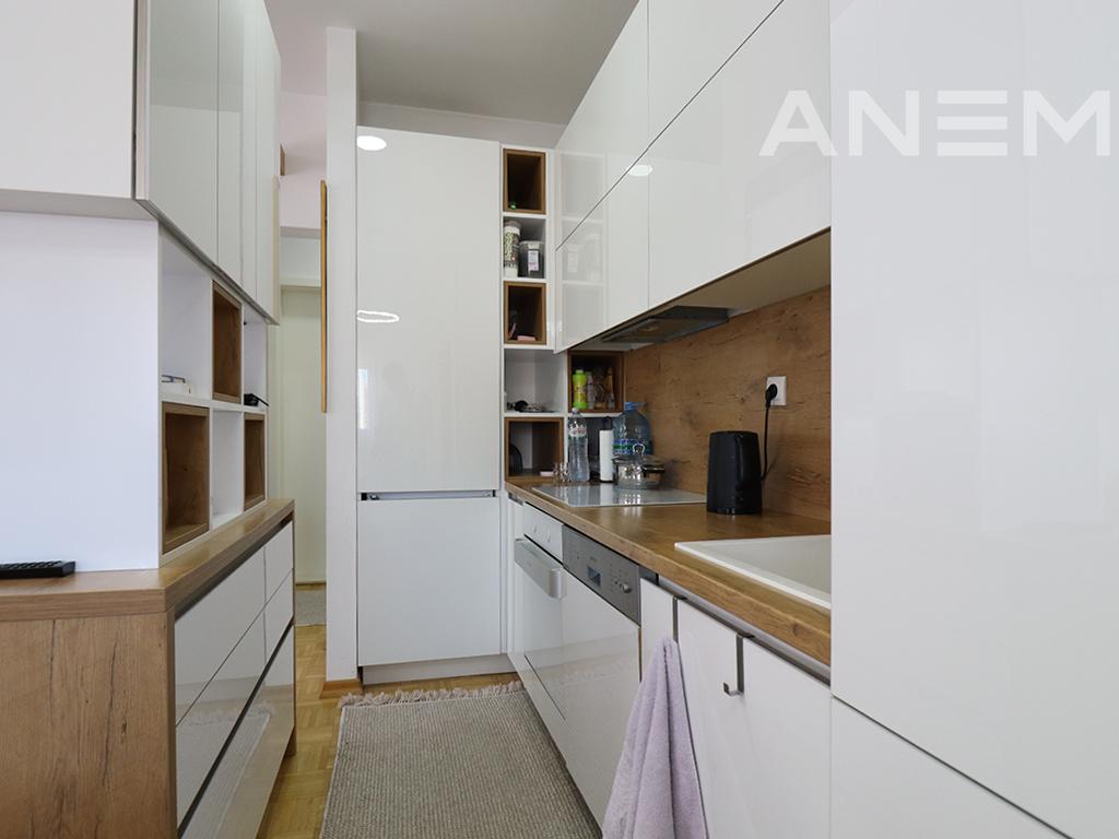 Banesë në shitje 85m² në lagjen Mati 1