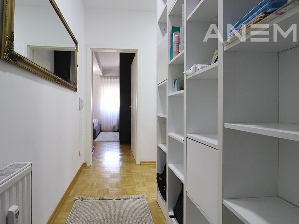 Banesë në shitje 85m² në lagjen Mati 1