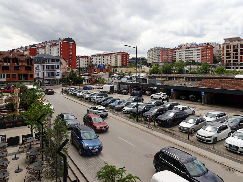 Office for rent 1156m² in Pejton