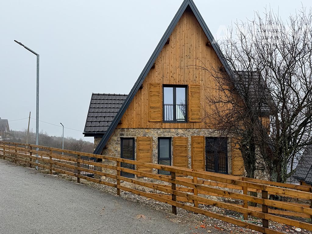 Villa for sale 140m² in Novobërdë