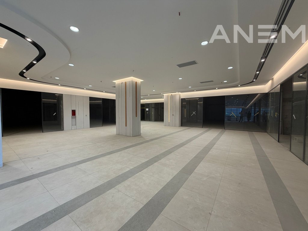 Objekt me qira 5000m2 në Lakrishtë
