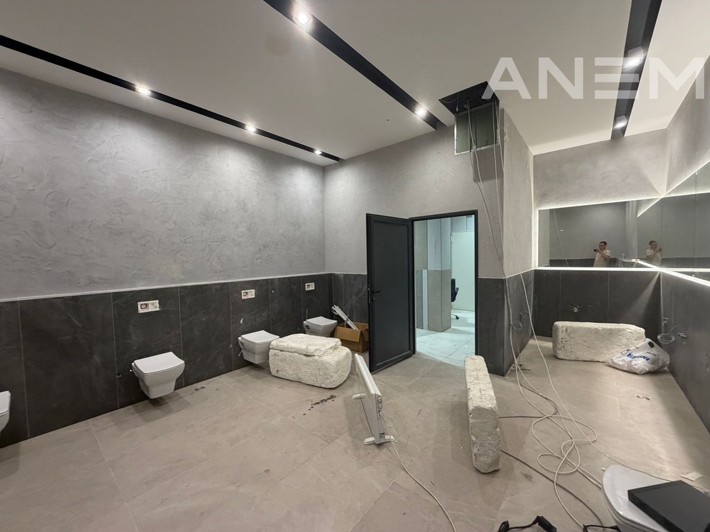 Objekt me qira 5000m2 në Lakrishtë
