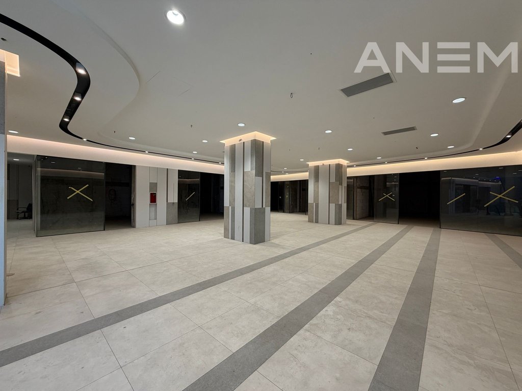 Objekt me qira 5000m2 në Lakrishtë