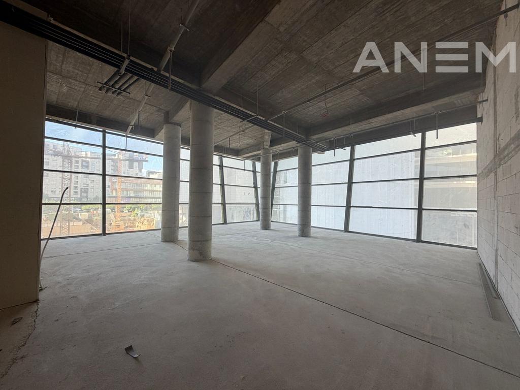 Objekt me qira 5000m2 në Lakrishtë