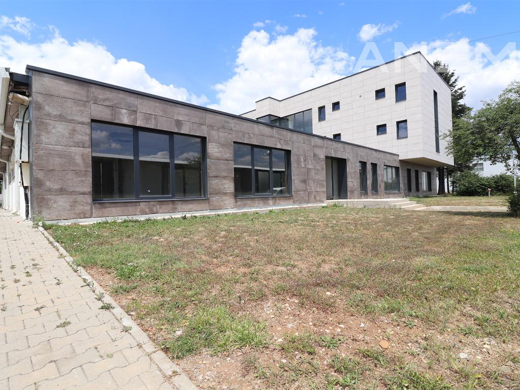 Objekt me qira 260m² në Zonën Industriale