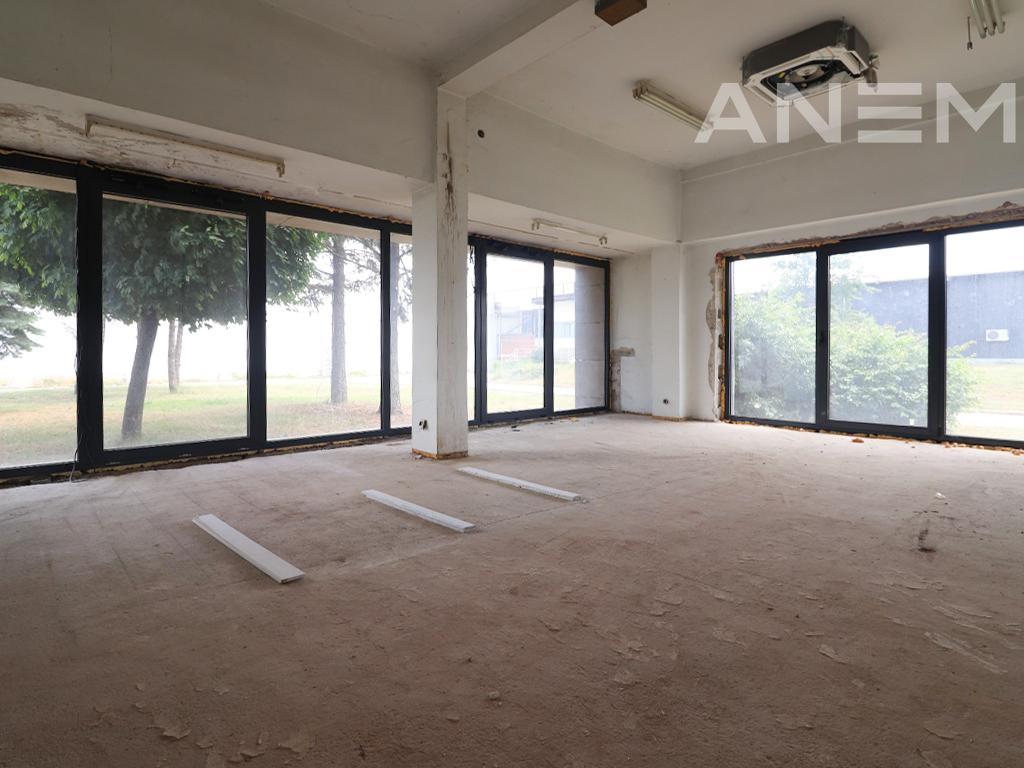 Objekt me qira 260m² në Zonën Industriale