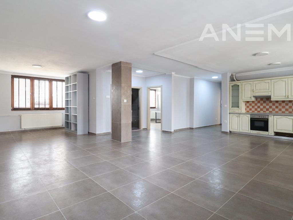 Zyre me qira me 4 hapësira pune në lagjen Aktash