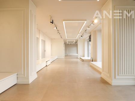 Lokal me qira 200m² në Qendër