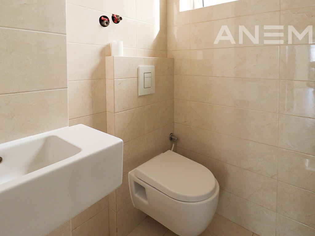 Lokal me qira 200m² në Qendër