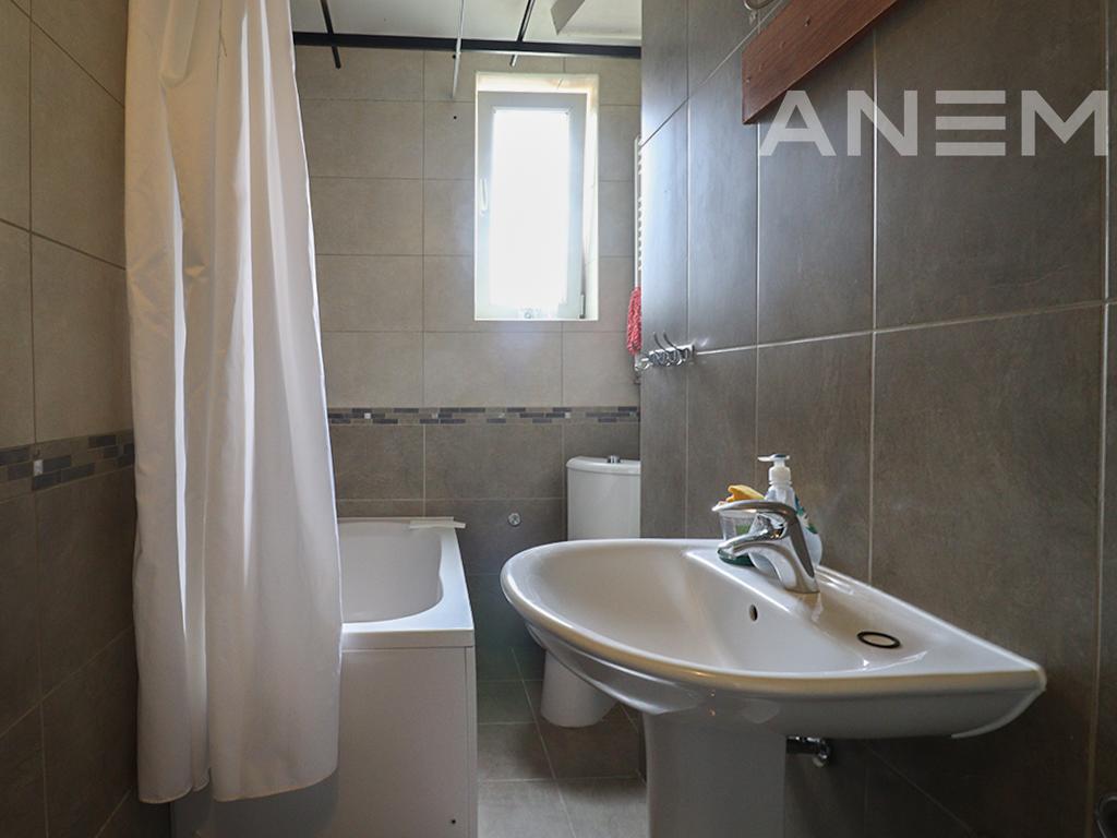 Lokal me qira 200m² në Qendër