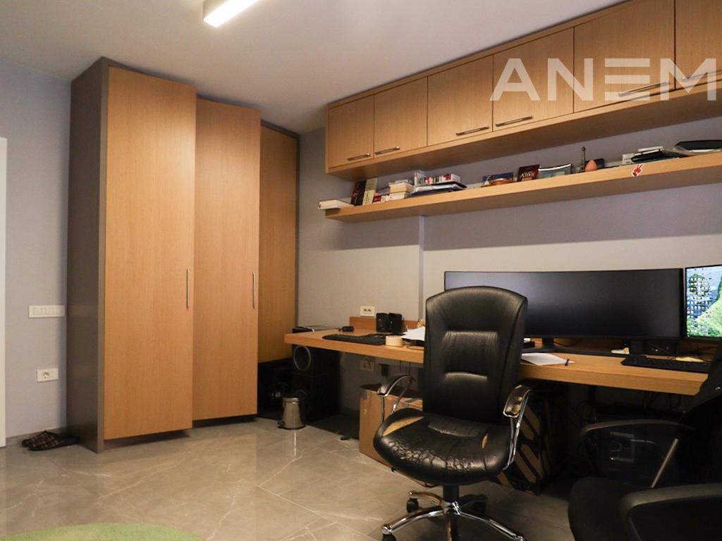 Zyre me qira me 3 hapësira pune në Qendër