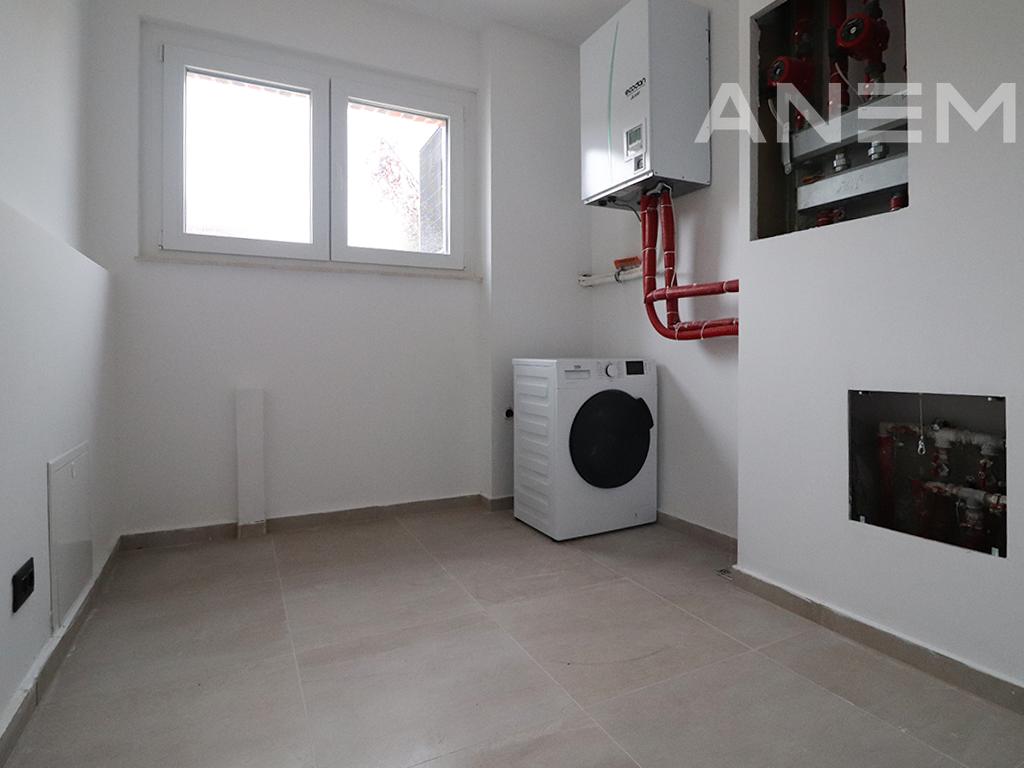 Shtëpi me qira 244m² në lagjen Marigona Hill