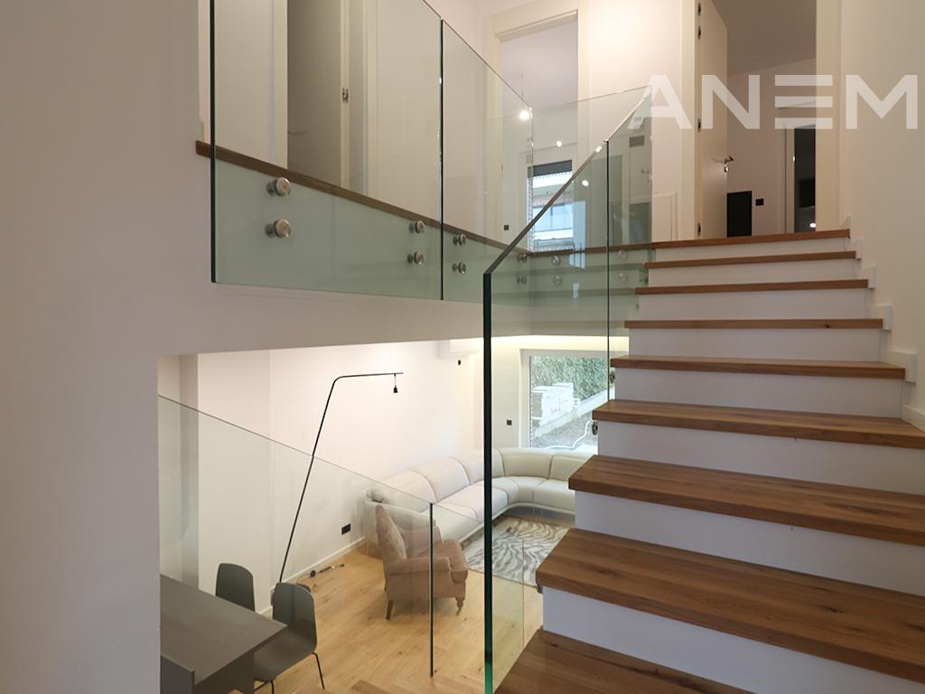 Shtëpi me qira 244m² në lagjen Marigona Hill