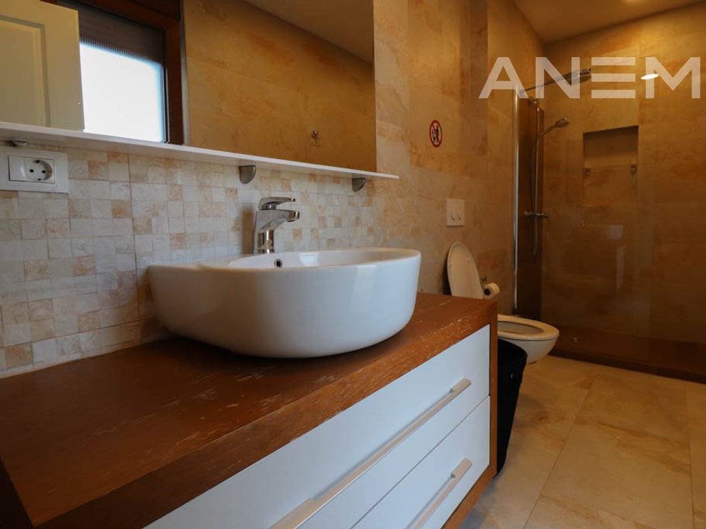 Shtëpi në shitje 260m² + 40m² nënkulm në Marigona Residence