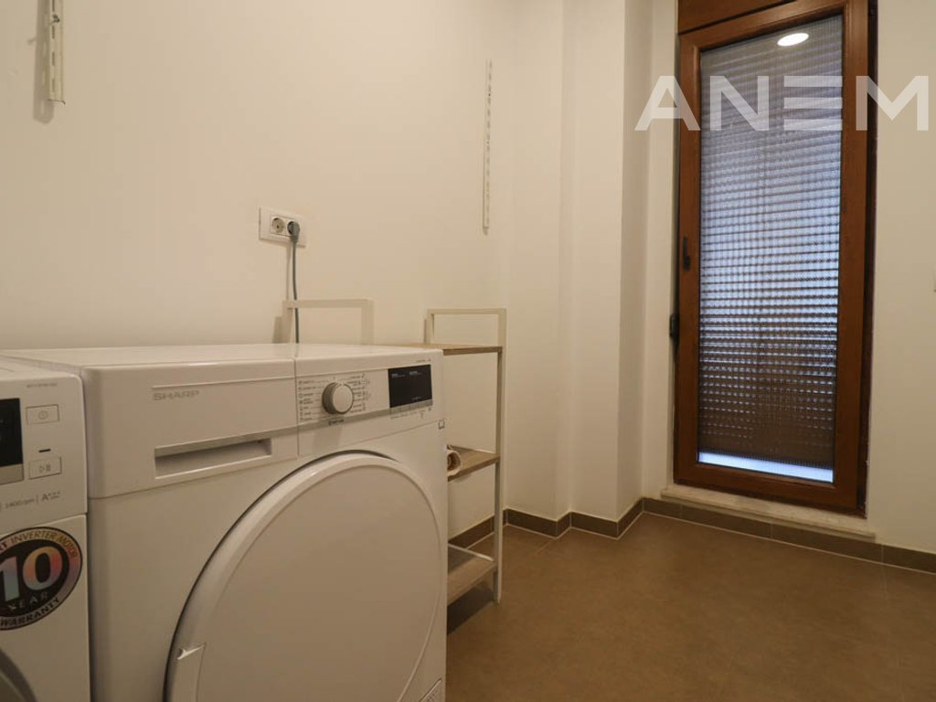 Shtëpi në shitje 260m² + 40m² nënkulm në Marigona Residence