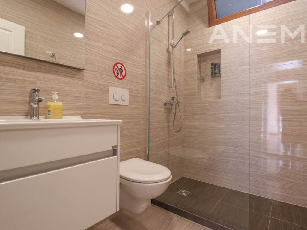 Shtëpi në shitje 260m² + 40m² nënkulm në Marigona Residence