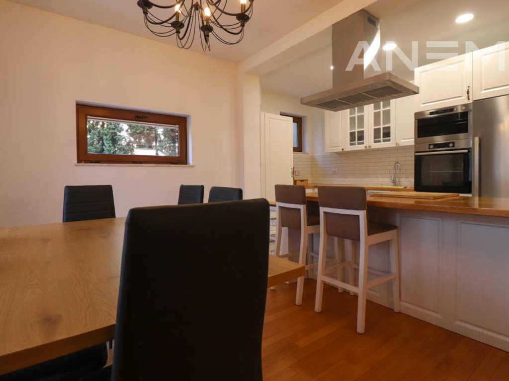 Shtëpi në shitje 260m² + 40m² nënkulm në Marigona Residence