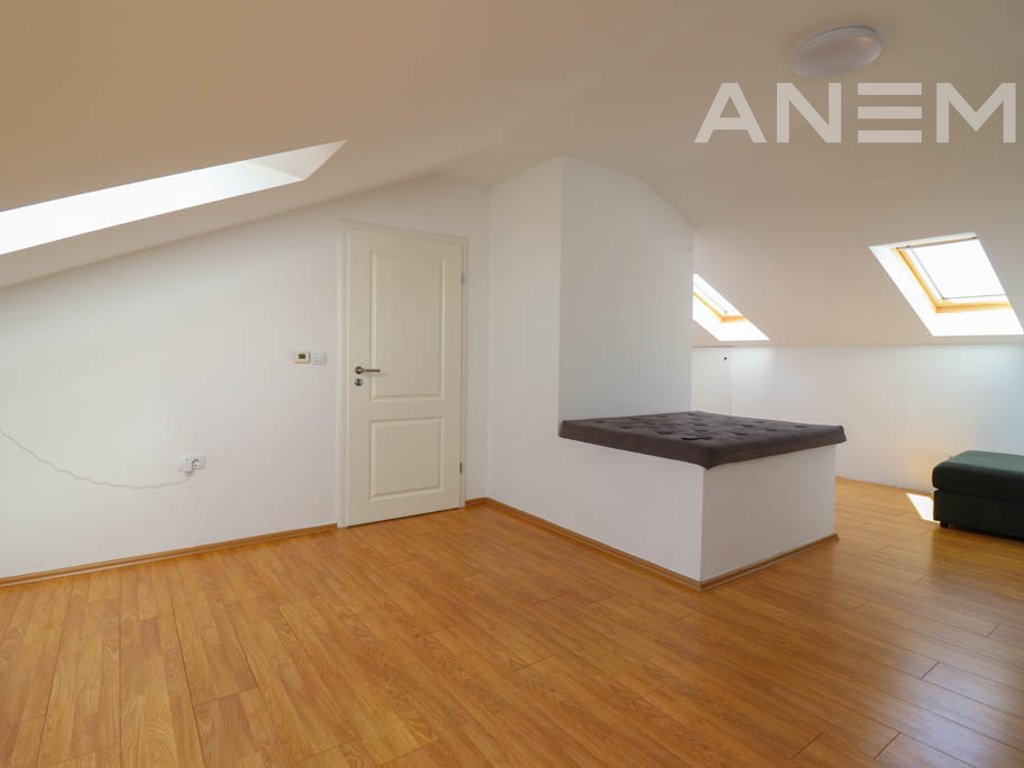 Shtëpi në shitje 260m² + 40m² nënkulm në Marigona Residence