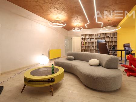 Zyre me qira me 4 hapësira pune në Qendër