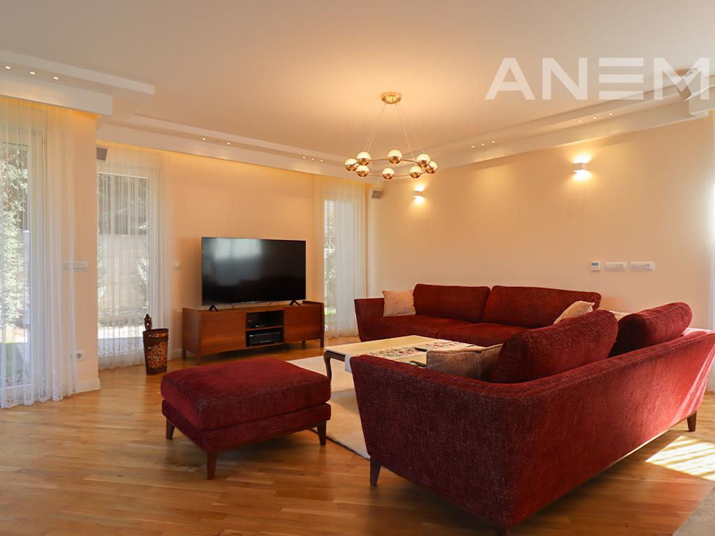 Shtëpi me qira me 3 dhoma gjumi në lagjen Qershia