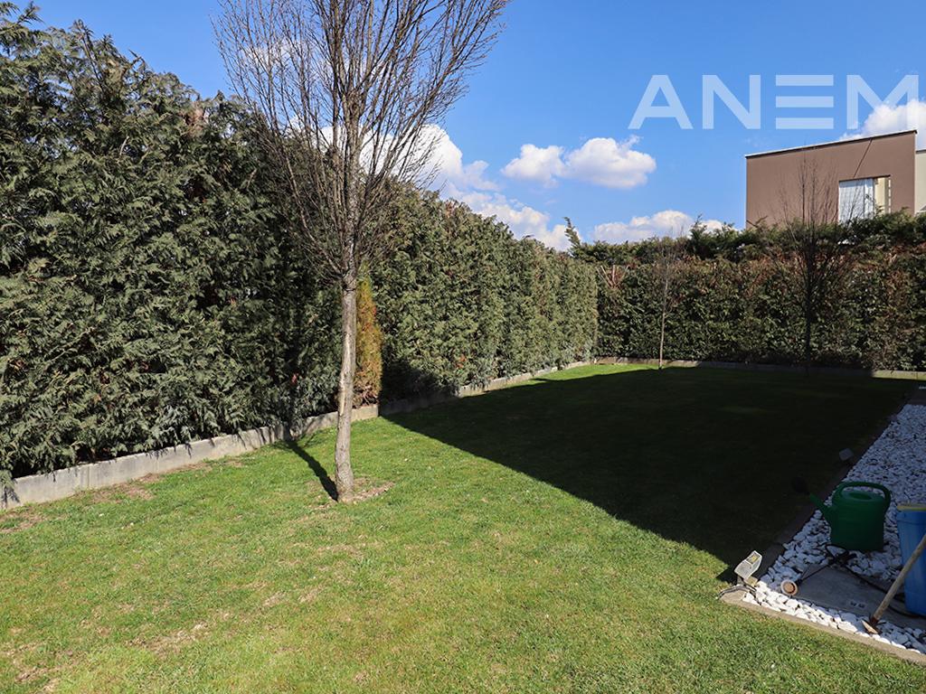 Shtëpi me qira me 3 dhoma gjumi në lagjen Qershia