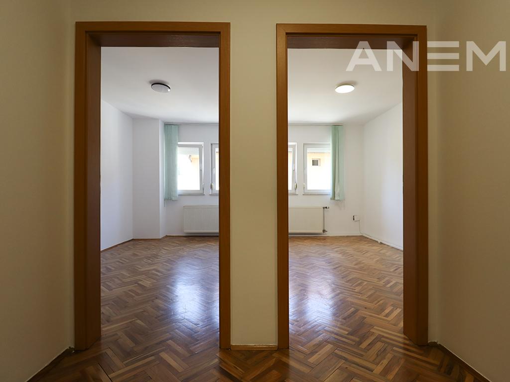 Zyre me qira 350m² në lagjën Dardania