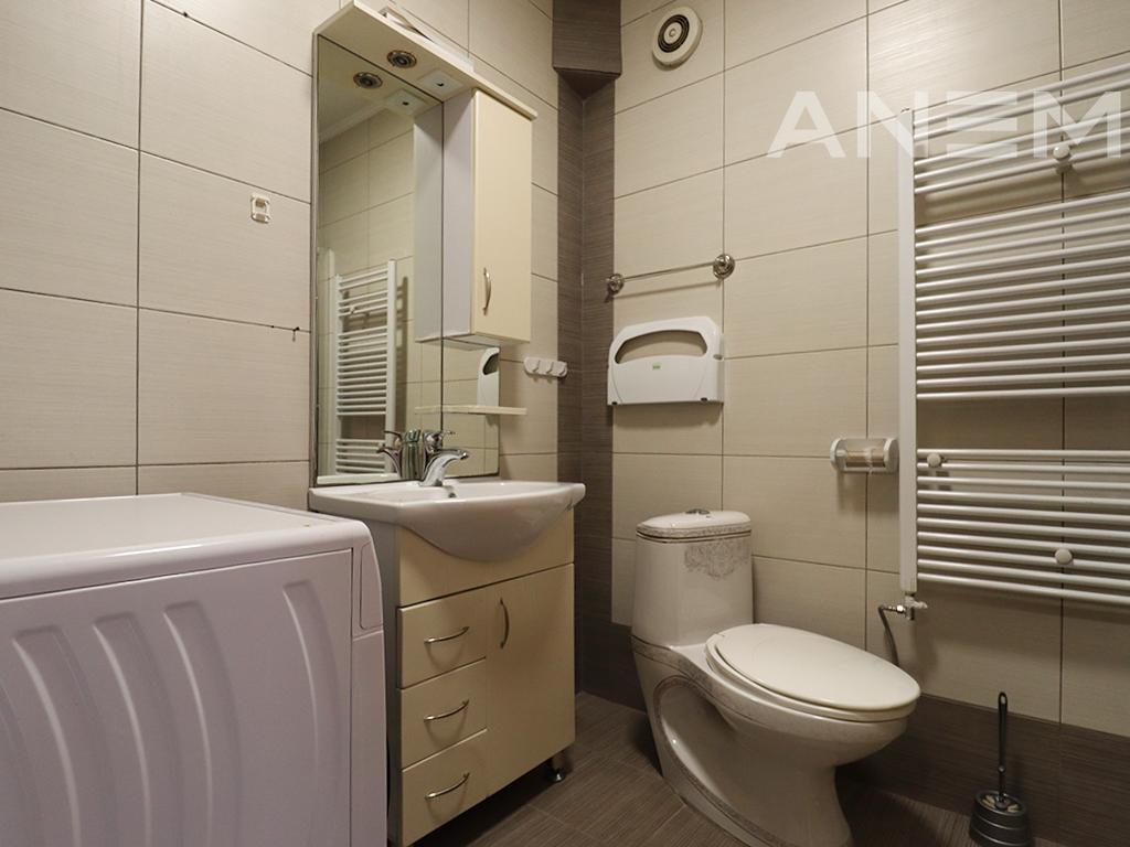 Zyre me qira 350m² në lagjën Dardania