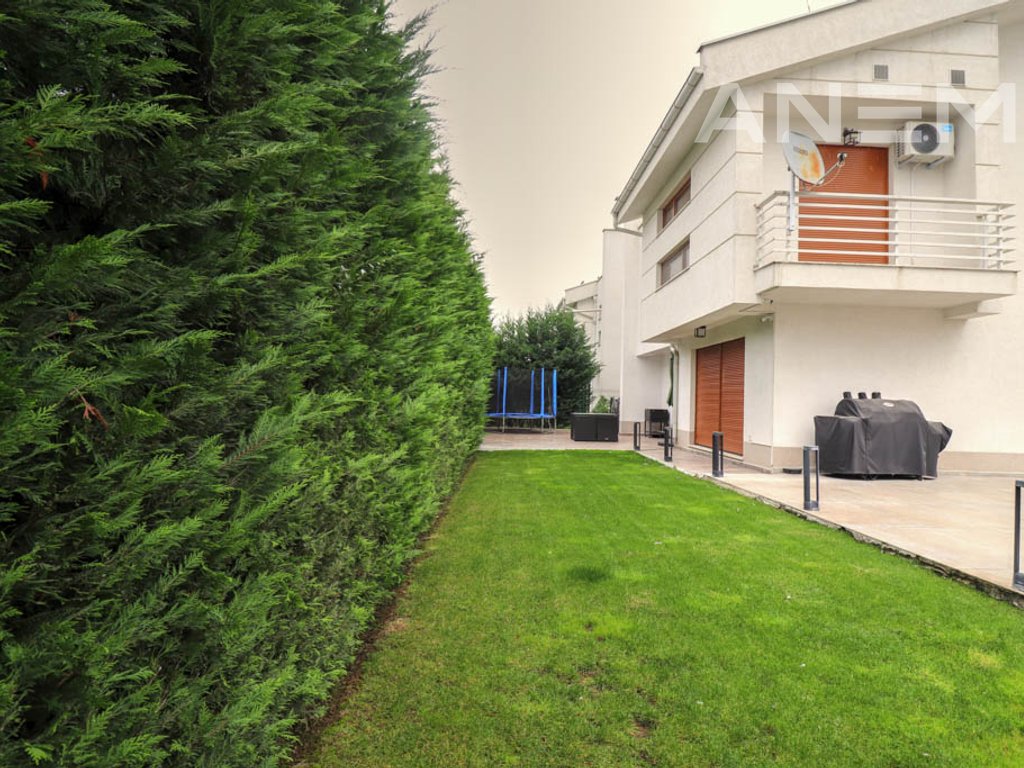 Shtëpi me qira 310m² në Marigona Residence