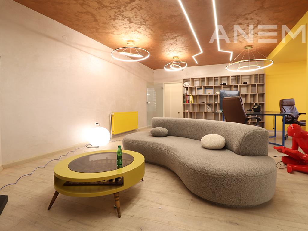 Zyre me qira me 4 hapësira pune në Qendër