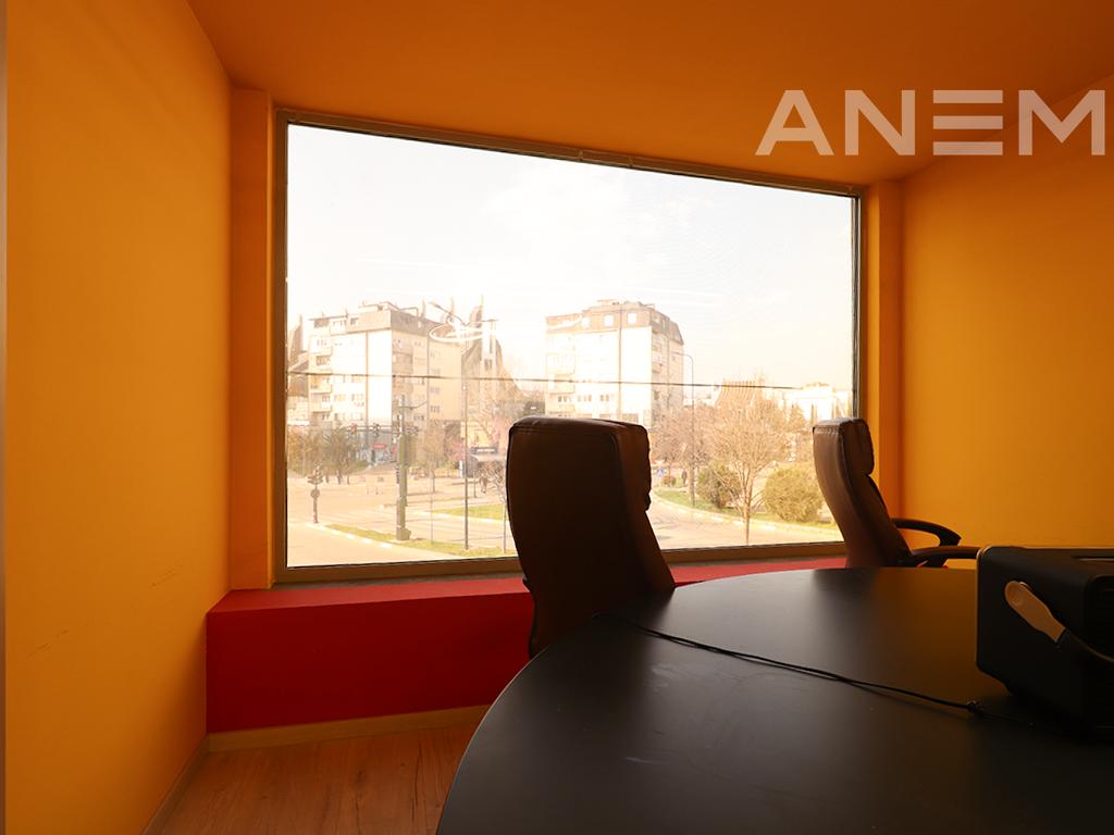 Zyre me qira me 4 hapësira pune në Qendër