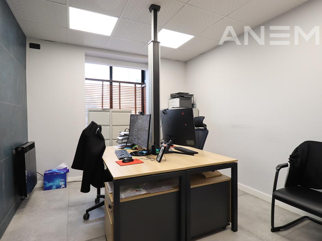 Zyre me qira me 7 hapësira pune në Qendër