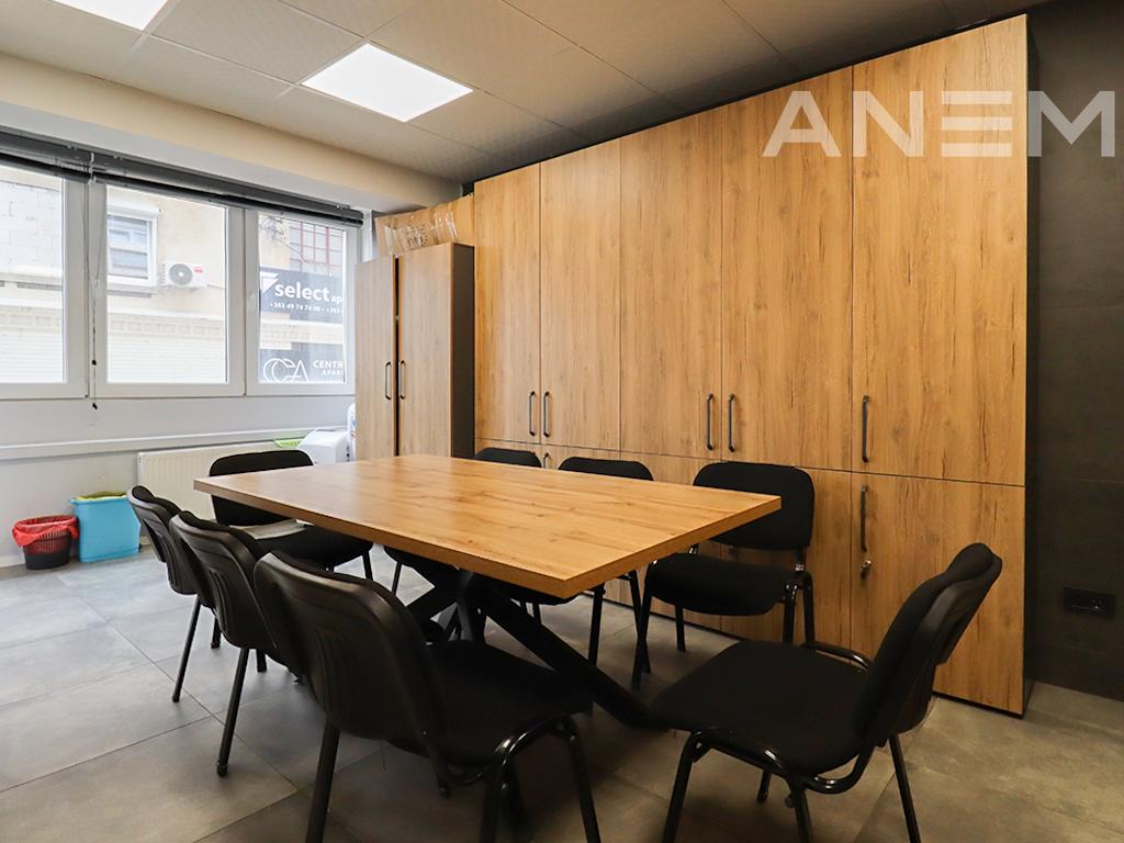 Zyre me qira me 7 hapësira pune në Qendër