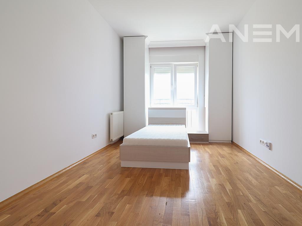 Penthouse for rent with 3 bedrooms on C Street