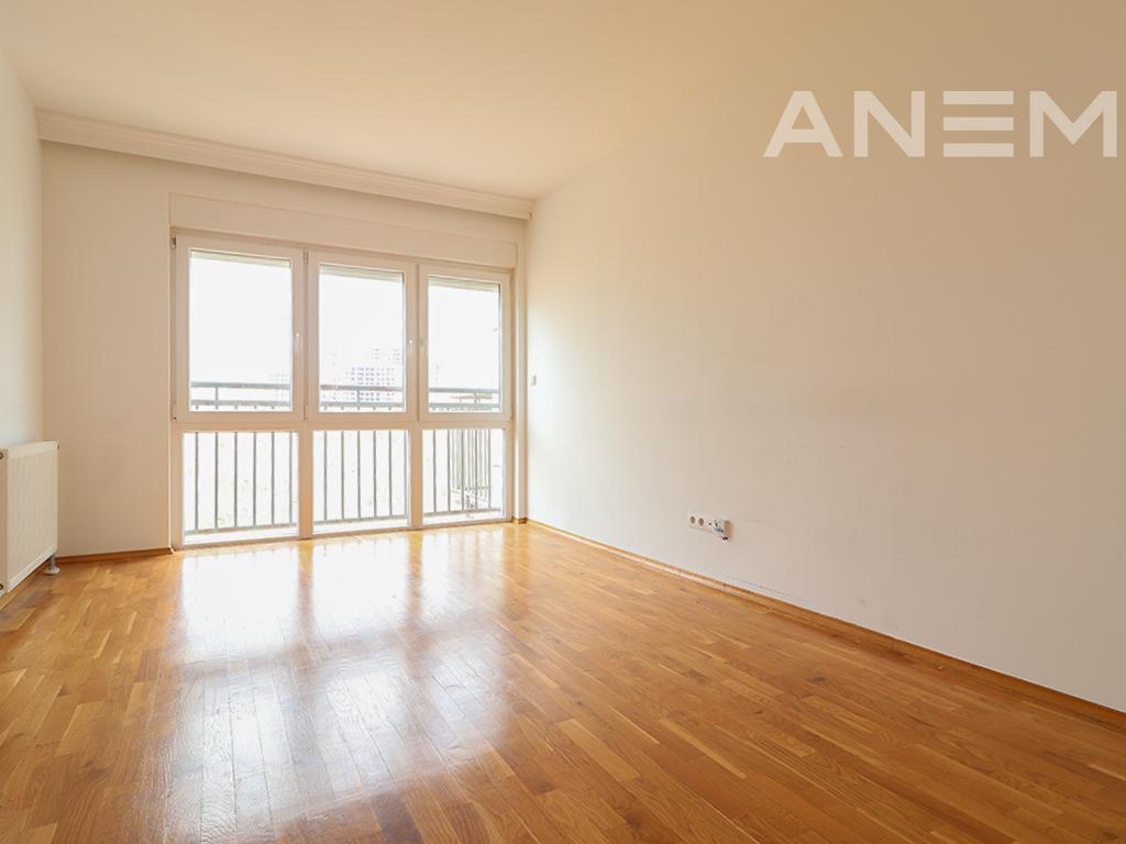 Penthouse for rent with 3 bedrooms on C Street