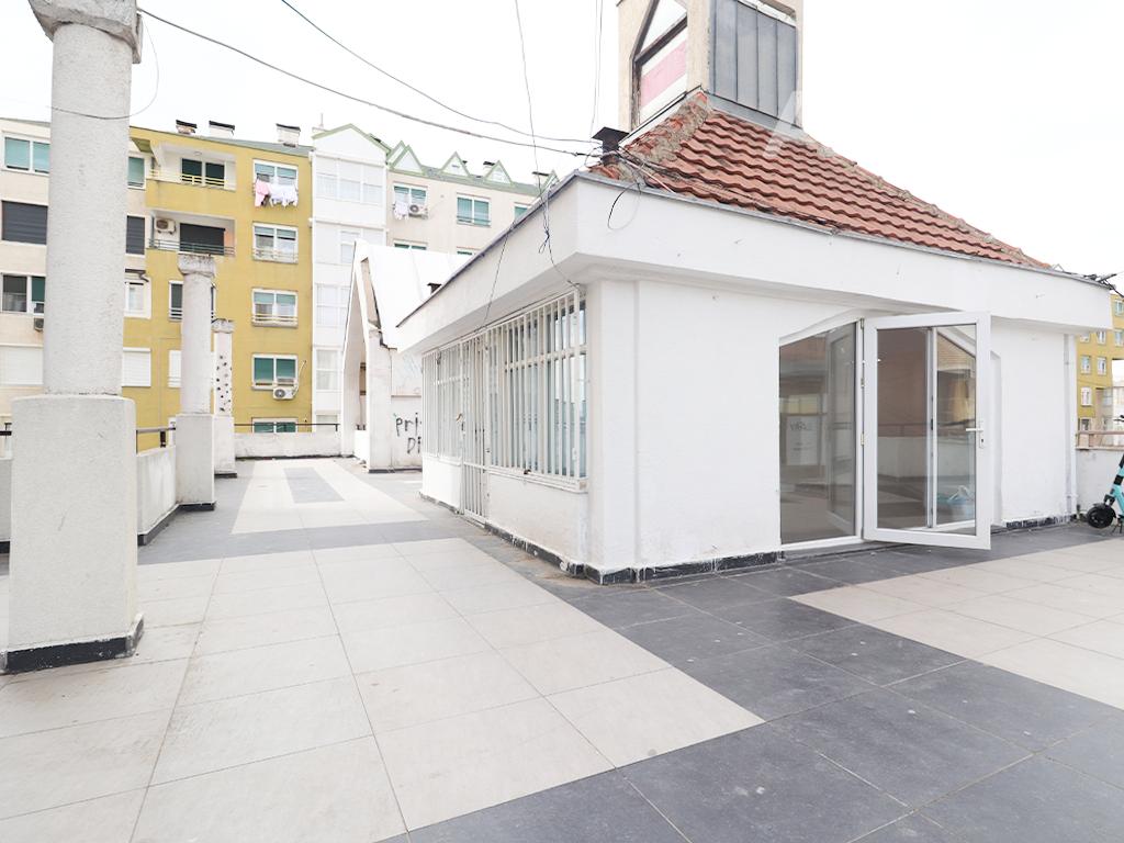 Lokal me qira me 1 hapësirë pune në Ulpianë