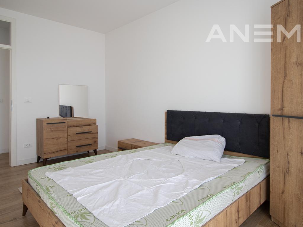 Banesë me qira me 2 dhoma gjumi në lagjen Kodrina