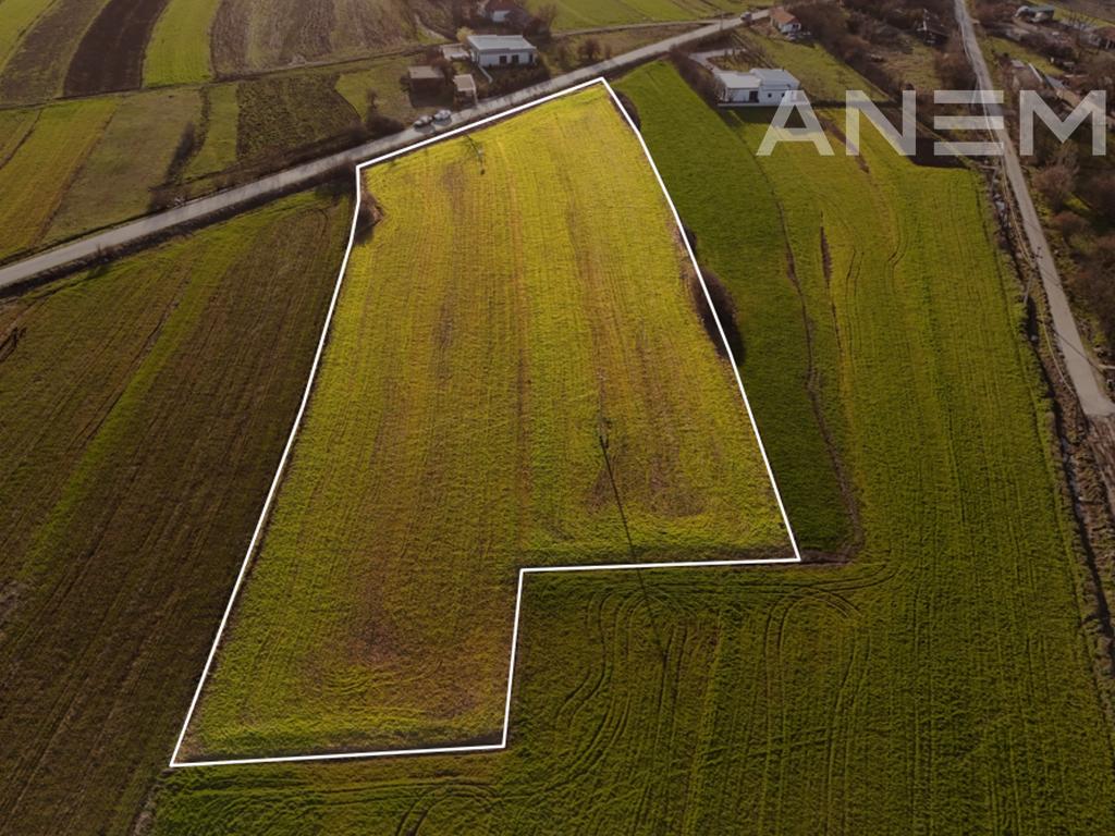 Tokë në shitje 1 ha e 4 ari në Skullan