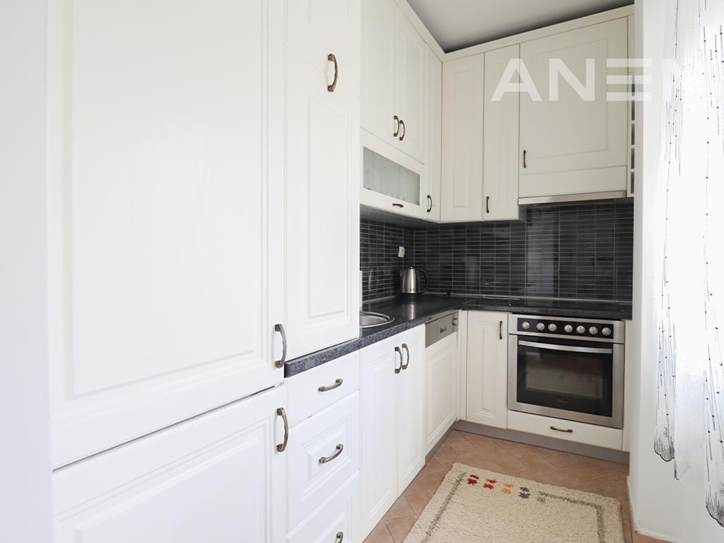 Banesë me qira me 3 dhoma gjumi në Tophane